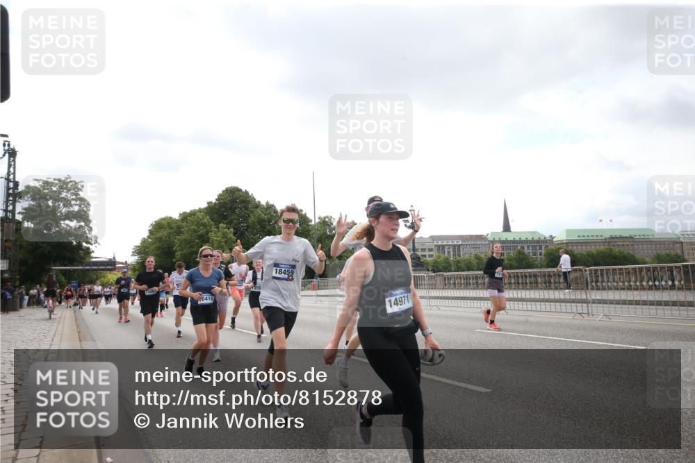 29.06.2025 - hella hamburg halbmarathon Jannik Wohlers http://msf.ph/oto/8152878 29.06.2025 10:44:17 Lombardsbrücke 2674, 3506, 4215, 4968, 5355, 5649, 6002, 7216, 8582, 9084, 9085, 9331, 9333, 9397, 9536, 10006, 10416, 11272, 12318, 12409, 13262, 13288, 14325, 14350, 14681, 14971, 15809, 16101, 16232, 16494, 16577, 17372, 18454, 18459, 19133 meine-sportfotos.de