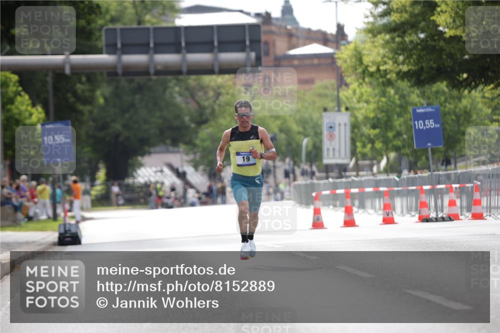 29.06.2025 - hella hamburg halbmarathon Jannik Wohlers http://msf.ph/oto/8152889 29.06.2025 09:32:10 Lombardsbrücke 14, 17, 21 meine-sportfotos.de