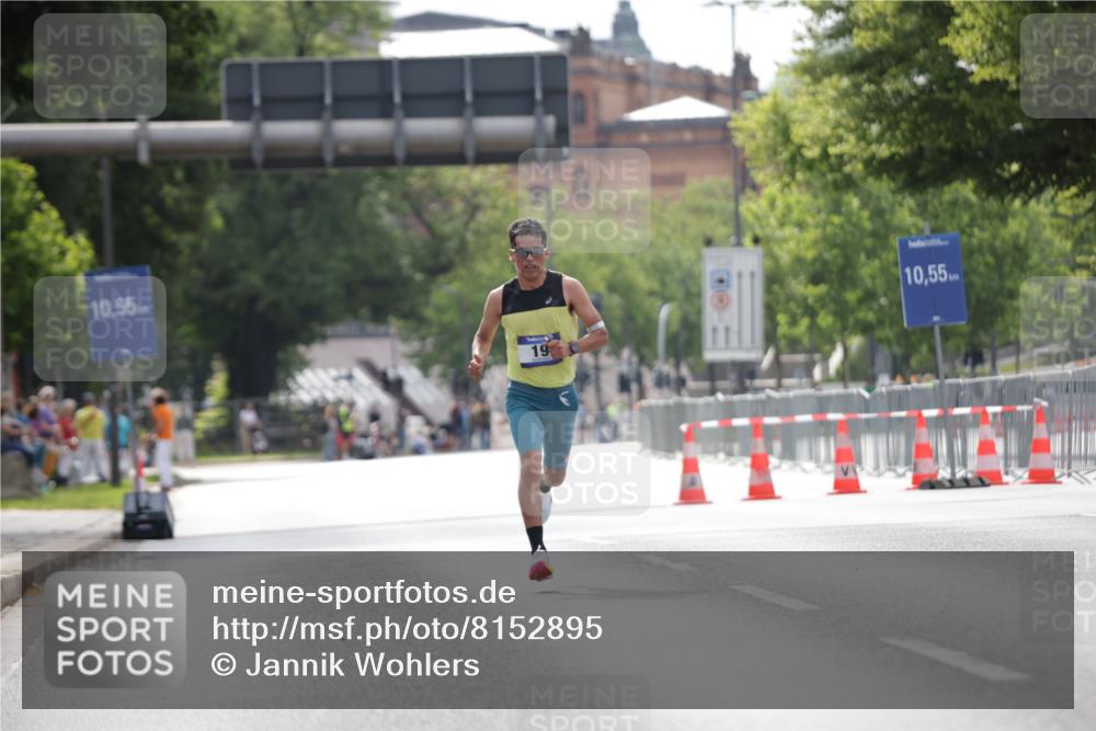 29.06.2025 - hella hamburg halbmarathon Jannik Wohlers http://msf.ph/oto/8152895 29.06.2025 09:32:10 Lombardsbrücke 14, 17, 21 meine-sportfotos.de