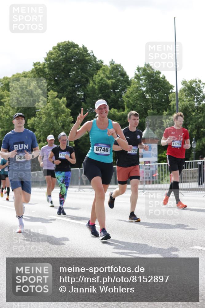 29.06.2025 - hella hamburg halbmarathon Jannik Wohlers http://msf.ph/oto/8152897 29.06.2025 10:15:30 Lombardsbrücke 1156, 1651, 2076, 2436, 3167, 4007, 4828, 5423, 7897, 7941, 7942, 8554, 8746, 8885, 9192, 9675, 9784, 10608, 11113, 11303, 11478, 11774, 11783, 11818, 12427, 12469, 12628, 13179, 13818, 13951, 14423, 14543, 14550, 14559, 15570, 15710, 15889, 15988, 16020, 16348, 16606, 16923, 17350, 17692, 18641, 18957, 19030 meine-sportfotos.de