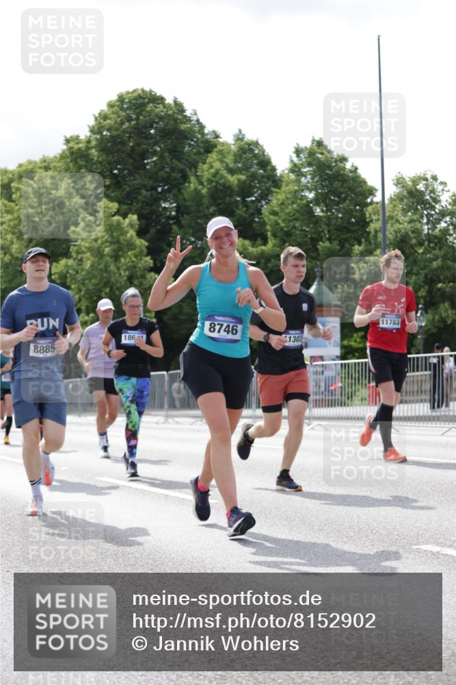 29.06.2025 - hella hamburg halbmarathon Jannik Wohlers http://msf.ph/oto/8152902 29.06.2025 10:15:30 Lombardsbrücke 1156, 1651, 2076, 2436, 3167, 4007, 4828, 5423, 7897, 7941, 7942, 8554, 8746, 8885, 9192, 9675, 9784, 10608, 11113, 11303, 11478, 11774, 11783, 11818, 12427, 12469, 12628, 13179, 13818, 13951, 14423, 14543, 14550, 14559, 15570, 15710, 15889, 15988, 16020, 16348, 16606, 16923, 17350, 17692, 18641, 18957, 19030 meine-sportfotos.de