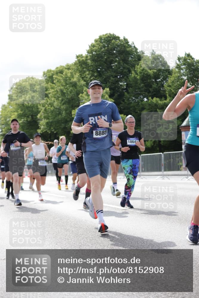 29.06.2025 - hella hamburg halbmarathon Jannik Wohlers http://msf.ph/oto/8152908 29.06.2025 10:15:31 Lombardsbrücke 1156, 1308, 1651, 2071, 2076, 2436, 3167, 4007, 4828, 5423, 7897, 7941, 7942, 8169, 8554, 8746, 8885, 9675, 9784, 10608, 11113, 11303, 11478, 11774, 11783, 11818, 12427, 12469, 12628, 13179, 13818, 13951, 14423, 14543, 14550, 14559, 15570, 15571, 15710, 15889, 15988, 16020, 16348, 16606, 16923, 17350, 17692, 18641, 18957, 19030 meine-sportfotos.de