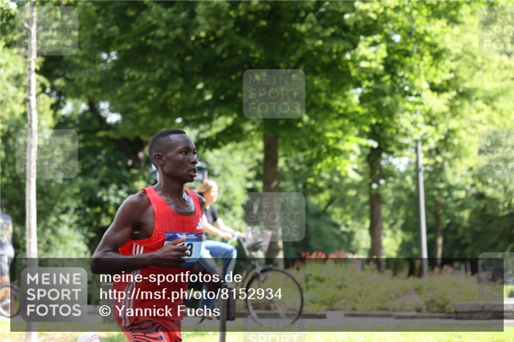 29.06.2025 - hella hamburg halbmarathon Yannick Fuchs http://msf.ph/oto/8152934 29.06.2025 10:00:07 20KM 6, 13, 15 meine-sportfotos.de