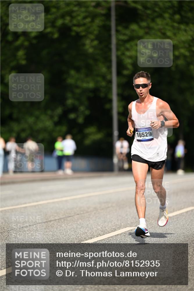 29.06.2025 - hella hamburg halbmarathon Dr. Thomas Lammeyer http://msf.ph/oto/8152935 29.06.2025 09:41:58 Kennedybrücke 4524 meine-sportfotos.de