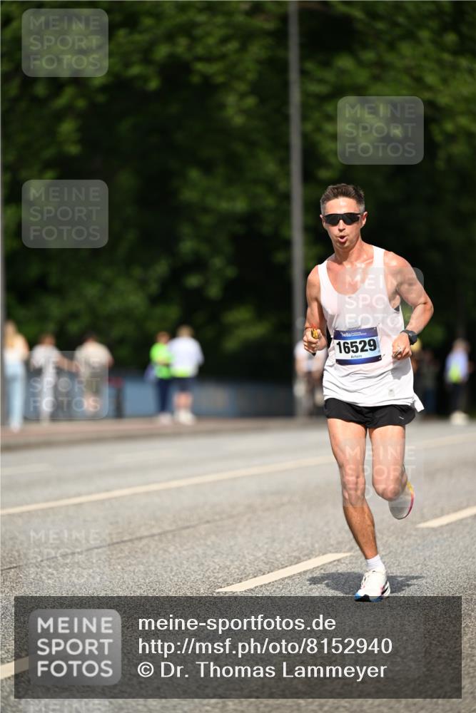 29.06.2025 - hella hamburg halbmarathon Dr. Thomas Lammeyer http://msf.ph/oto/8152940 29.06.2025 09:41:58 Kennedybrücke 4524 meine-sportfotos.de
