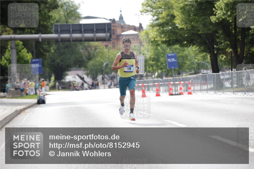 29.06.2025 - hella hamburg halbmarathon Jannik Wohlers http://msf.ph/oto/8152945 29.06.2025 09:32:12 Lombardsbrücke 14, 17, 19, 21 meine-sportfotos.de
