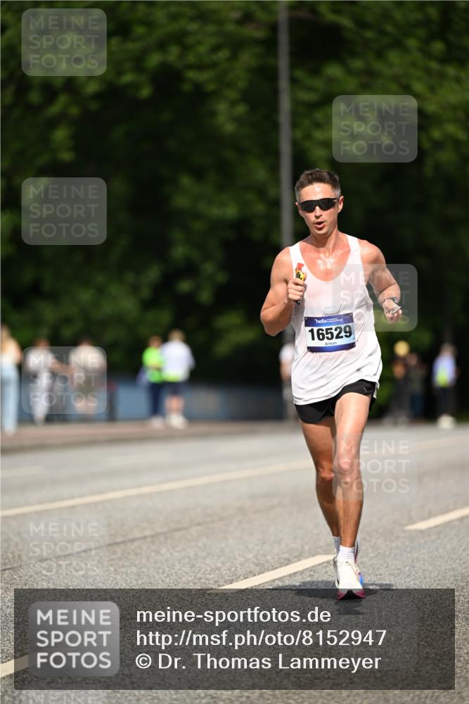 29.06.2025 - hella hamburg halbmarathon Dr. Thomas Lammeyer http://msf.ph/oto/8152947 29.06.2025 09:41:58 Kennedybrücke 4524 meine-sportfotos.de