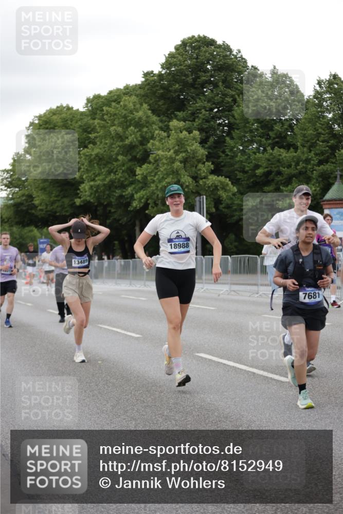 29.06.2025 - hella hamburg halbmarathon Jannik Wohlers http://msf.ph/oto/8152949 29.06.2025 10:52:42 Lombardsbrücke 2291, 2701, 2988, 3787, 4626, 5428, 6135, 6521, 7483, 7681, 10417, 10568, 10661, 11520, 11524, 13489, 13916, 13917, 14038, 14761, 14765, 14807, 14977, 14979, 16137, 16156, 16961, 18988 meine-sportfotos.de