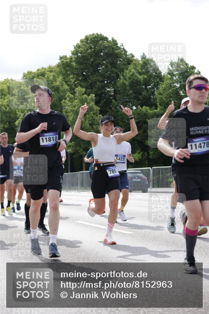 29.06.2025 - hella hamburg halbmarathon Jannik Wohlers http://msf.ph/oto/8152963 29.06.2025 10:15:33 Lombardsbrücke 1156, 1308, 1651, 2071, 2076, 2165, 2436, 3167, 4828, 5423, 7897, 7941, 7942, 8169, 8554, 8746, 8885, 9675, 9784, 10608, 11113, 11303, 11478, 11774, 11783, 11818, 12427, 12469, 12628, 13179, 13951, 14423, 14543, 14559, 15570, 15571, 15710, 15889, 15988, 16020, 16348, 16606, 16923, 17692, 18641, 18957, 19030 meine-sportfotos.de