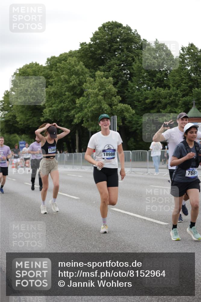 29.06.2025 - hella hamburg halbmarathon Jannik Wohlers http://msf.ph/oto/8152964 29.06.2025 10:52:42 Lombardsbrücke 2291, 2701, 2988, 3787, 4626, 5428, 6135, 6521, 7483, 7681, 10417, 10568, 10661, 11520, 11524, 13489, 13916, 13917, 14038, 14761, 14765, 14807, 14977, 14979, 16137, 16156, 16961, 18988 meine-sportfotos.de