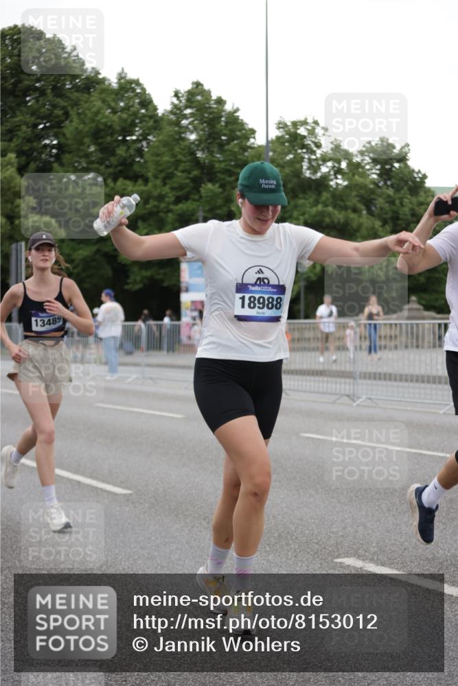 29.06.2025 - hella hamburg halbmarathon Jannik Wohlers http://msf.ph/oto/8153012 29.06.2025 10:52:43 Lombardsbrücke 2291, 2988, 3787, 4626, 5428, 6135, 6521, 7483, 7681, 10417, 10568, 10661, 11520, 11524, 13489, 13916, 13917, 14038, 14761, 14765, 14807, 14977, 14979, 16137, 16156, 16961, 17012, 17577, 18988 meine-sportfotos.de