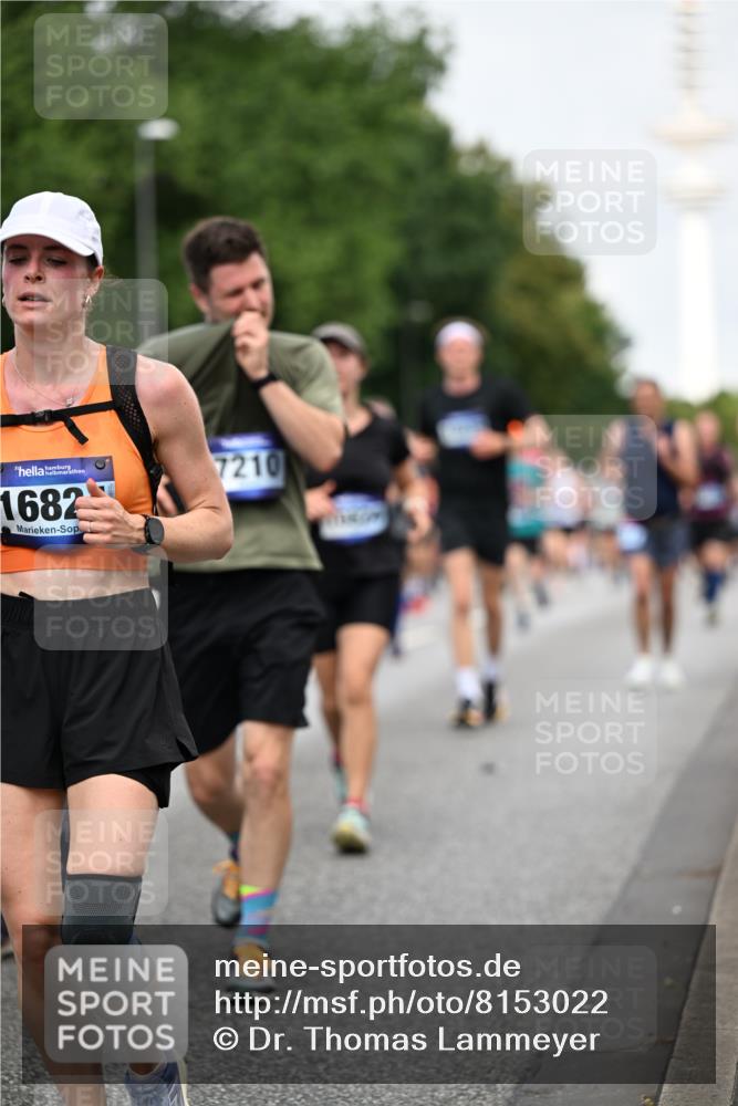 29.06.2025 - hella hamburg halbmarathon Dr. Thomas Lammeyer http://msf.ph/oto/8153022 29.06.2025 10:07:30 Kennedybrücke 1114, 1135, 1138, 1482, 1702, 1885, 2594, 2619, 2759, 2782, 2810, 3001, 3572, 3630, 4066, 4307, 4511, 4613, 6217, 6391, 7006, 7210, 7211, 7290, 7935, 8614, 9439, 9453, 9554, 10824 meine-sportfotos.de