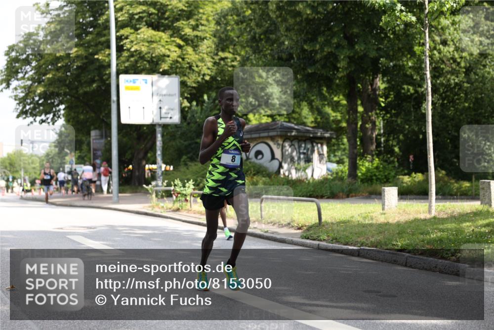 29.06.2025 - hella hamburg halbmarathon Yannick Fuchs http://msf.ph/oto/8153050 29.06.2025 10:00:43 20KM 8, 20, 58, 59 meine-sportfotos.de