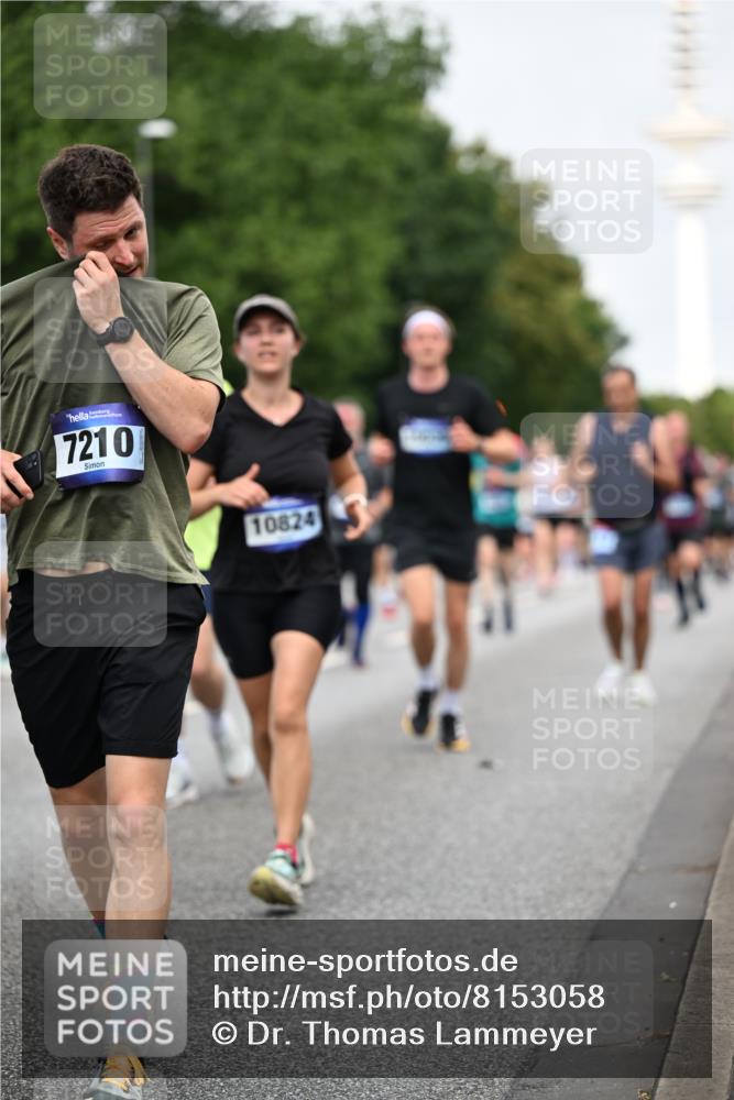 29.06.2025 - hella hamburg halbmarathon Dr. Thomas Lammeyer http://msf.ph/oto/8153058 29.06.2025 10:07:30 Kennedybrücke 1114, 1135, 1138, 1482, 1702, 1885, 2594, 2619, 2759, 2782, 2810, 3001, 3572, 3630, 4066, 4307, 4511, 4613, 6217, 6391, 7006, 7210, 7211, 7290, 7935, 8614, 9439, 9453, 9554, 10824 meine-sportfotos.de