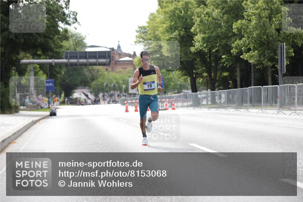 29.06.2025 - hella hamburg halbmarathon Jannik Wohlers http://msf.ph/oto/8153068 29.06.2025 09:32:13 Lombardsbrücke 14, 17, 19, 21 meine-sportfotos.de