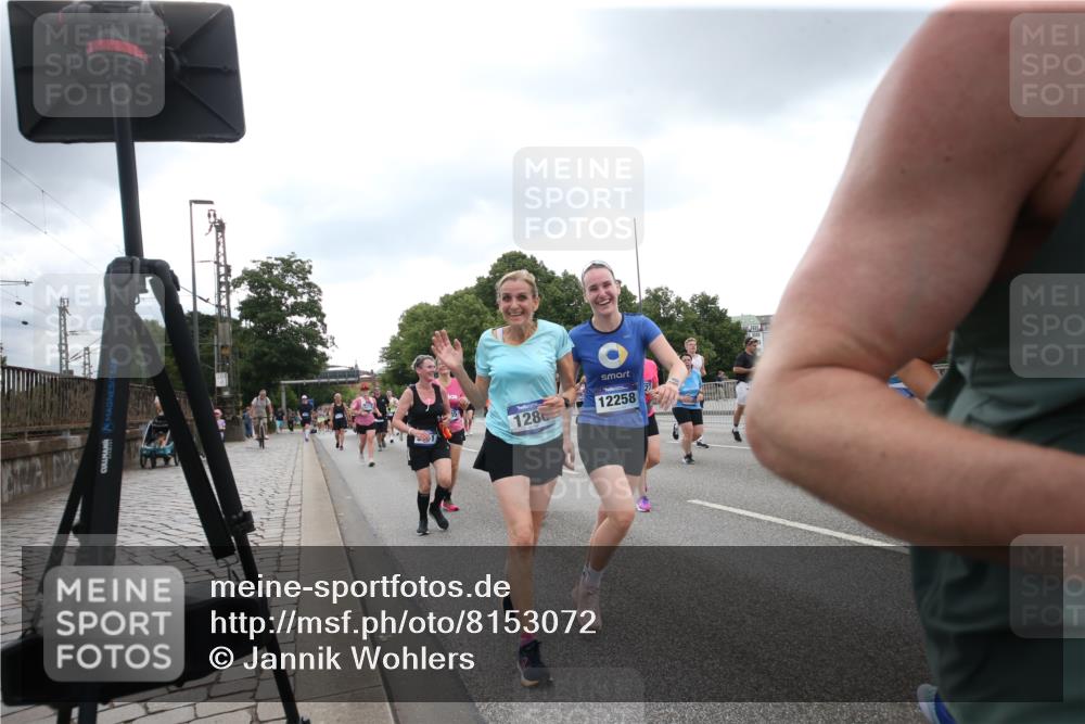 29.06.2025 - hella hamburg halbmarathon Jannik Wohlers http://msf.ph/oto/8153072 29.06.2025 10:46:40 Lombardsbrücke 1073, 1185, 1286, 1593, 1607, 1720, 1961, 2211, 2327, 2537, 2555, 2556, 2665, 2981, 4239, 4483, 5111, 5114, 5796, 5953, 6485, 6496, 7073, 7430, 7431, 8131, 8486, 8684, 8706, 8967, 9050, 9139, 9557, 9743, 9758, 9774, 9949, 10514, 10515, 11618, 11621, 12258, 12538, 12630, 12989, 13172, 13430, 13431, 13756, 14370, 14680, 14891, 15806, 15865, 16077, 16684, 16836, 17015, 17288, 17356, 18147, 18315, 18403, 18654, 18674, 18950 meine-sportfotos.de