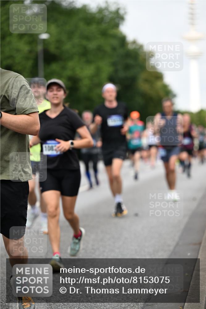 29.06.2025 - hella hamburg halbmarathon Dr. Thomas Lammeyer http://msf.ph/oto/8153075 29.06.2025 10:07:31 Kennedybrücke 1114, 1135, 1138, 1482, 1702, 1885, 2594, 2759, 2782, 2810, 3001, 3572, 3630, 4066, 4307, 4511, 4613, 6217, 6391, 7006, 7210, 7211, 7290, 7306, 7935, 8614, 9439, 9453, 9554, 10824 meine-sportfotos.de