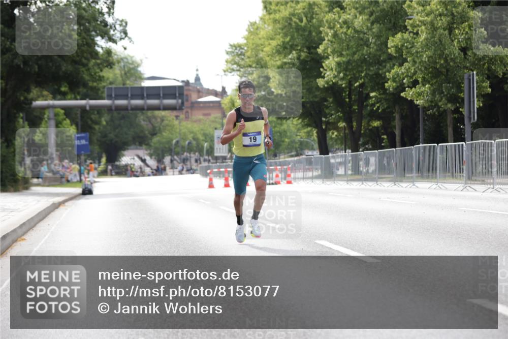 29.06.2025 - hella hamburg halbmarathon Jannik Wohlers http://msf.ph/oto/8153077 29.06.2025 09:32:13 Lombardsbrücke 14, 17, 19, 21 meine-sportfotos.de