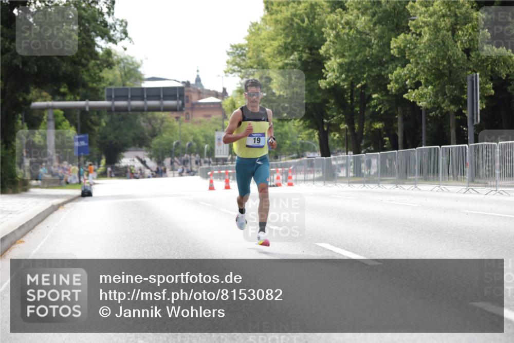 29.06.2025 - hella hamburg halbmarathon Jannik Wohlers http://msf.ph/oto/8153082 29.06.2025 09:32:13 Lombardsbrücke 14, 17, 19, 21 meine-sportfotos.de