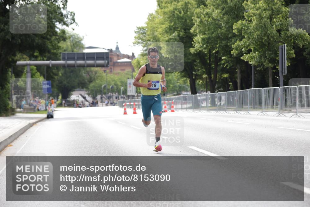 29.06.2025 - hella hamburg halbmarathon Jannik Wohlers http://msf.ph/oto/8153090 29.06.2025 09:32:13 Lombardsbrücke 14, 17, 19, 21 meine-sportfotos.de