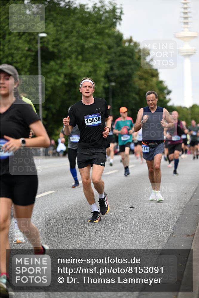 29.06.2025 - hella hamburg halbmarathon Dr. Thomas Lammeyer http://msf.ph/oto/8153091 29.06.2025 10:07:31 Kennedybrücke 1114, 1135, 1138, 1482, 1702, 1885, 2594, 2759, 2782, 2810, 3001, 3572, 3630, 4066, 4307, 4511, 4613, 6217, 6391, 7006, 7210, 7211, 7290, 7306, 7935, 8614, 9439, 9453, 9554, 10824 meine-sportfotos.de