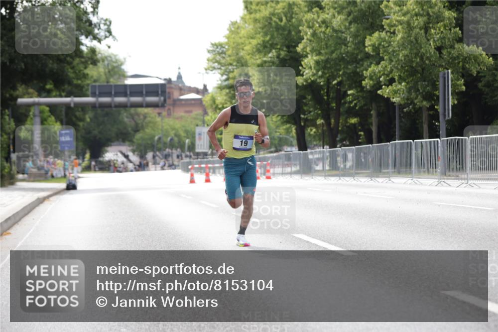 29.06.2025 - hella hamburg halbmarathon Jannik Wohlers http://msf.ph/oto/8153104 29.06.2025 09:32:13 Lombardsbrücke 14, 17, 19, 21 meine-sportfotos.de