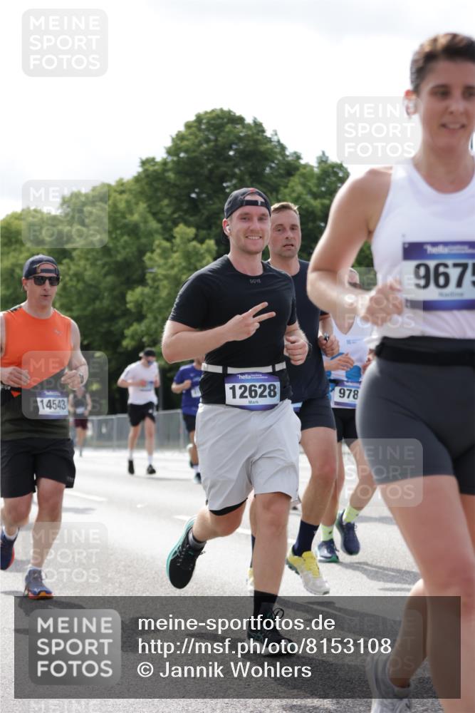 29.06.2025 - hella hamburg halbmarathon Jannik Wohlers http://msf.ph/oto/8153108 29.06.2025 10:15:36 Lombardsbrücke 1156, 1308, 1651, 2071, 2076, 2165, 2436, 2803, 3167, 4828, 5046, 5423, 7897, 7941, 7942, 8169, 8274, 8554, 8746, 8885, 9675, 9784, 9802, 10107, 10608, 10844, 11113, 11303, 11478, 11774, 11783, 11818, 12427, 12469, 12628, 14543, 14559, 15571, 15724, 15889, 16020, 16348, 16606, 17692, 18641, 19030 meine-sportfotos.de