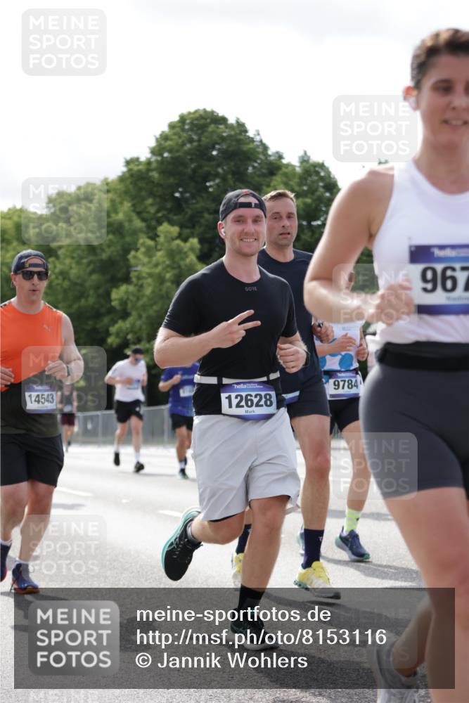 29.06.2025 - hella hamburg halbmarathon Jannik Wohlers http://msf.ph/oto/8153116 29.06.2025 10:15:36 Lombardsbrücke 1156, 1308, 1651, 2071, 2076, 2165, 2436, 2803, 3167, 4828, 5046, 5423, 7897, 7941, 7942, 8169, 8274, 8554, 8746, 8885, 9675, 9784, 9802, 10107, 10608, 10844, 11113, 11303, 11478, 11774, 11783, 11818, 12427, 12469, 12628, 14543, 14559, 15571, 15724, 15889, 16020, 16348, 16606, 17692, 18641, 19030 meine-sportfotos.de