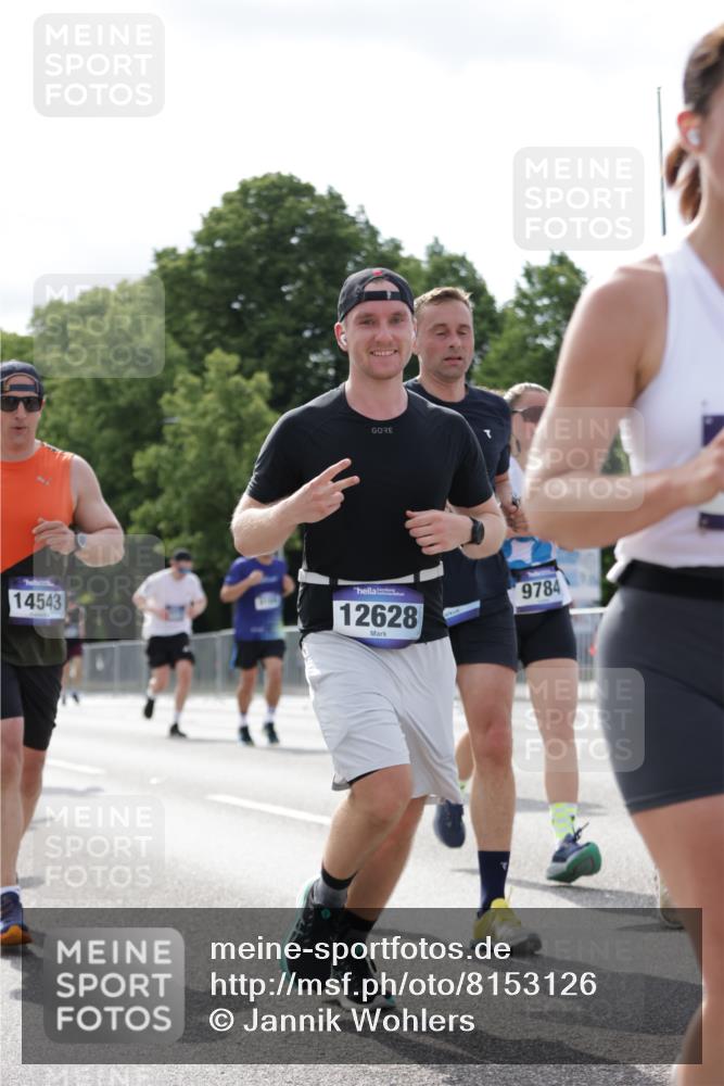 29.06.2025 - hella hamburg halbmarathon Jannik Wohlers http://msf.ph/oto/8153126 29.06.2025 10:15:36 Lombardsbrücke 1156, 1308, 1651, 2071, 2076, 2165, 2436, 2803, 3167, 4828, 5046, 5423, 7897, 7941, 7942, 8169, 8274, 8554, 8746, 8885, 9675, 9784, 9802, 10107, 10608, 10844, 11113, 11303, 11478, 11774, 11783, 11818, 12427, 12469, 12628, 14543, 14559, 15571, 15724, 15889, 16020, 16348, 16606, 17692, 18641, 19030 meine-sportfotos.de