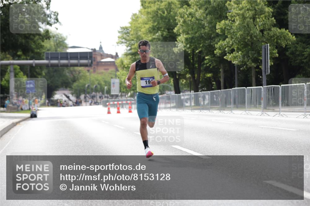 29.06.2025 - hella hamburg halbmarathon Jannik Wohlers http://msf.ph/oto/8153128 29.06.2025 09:32:13 Lombardsbrücke 14, 17, 19, 21 meine-sportfotos.de