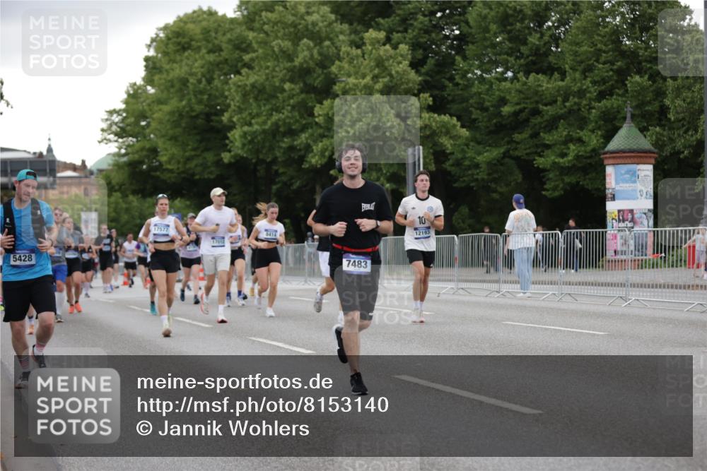 29.06.2025 - hella hamburg halbmarathon Jannik Wohlers http://msf.ph/oto/8153140 29.06.2025 10:52:49 Lombardsbrücke 2291, 2409, 4195, 4626, 5428, 6521, 7483, 7681, 8212, 8414, 9764, 10043, 10490, 10661, 11520, 11524, 12193, 12219, 12700, 13011, 13326, 13489, 13916, 13917, 14038, 14419, 14761, 16137, 17012, 17577, 17600, 18311, 18988 meine-sportfotos.de