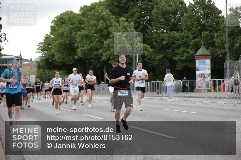 29.06.2025 - hella hamburg halbmarathon Jannik Wohlers http://msf.ph/oto/8153162 29.06.2025 10:52:49 Lombardsbrücke 2291, 2409, 4195, 4626, 5428, 6521, 7483, 7681, 8212, 8414, 9764, 10043, 10490, 10661, 11520, 11524, 12193, 12219, 12700, 13011, 13326, 13489, 13916, 13917, 14038, 14419, 14761, 16137, 17012, 17577, 17600, 18311, 18988 meine-sportfotos.de