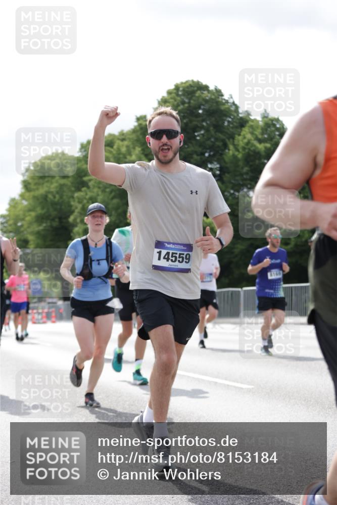 29.06.2025 - hella hamburg halbmarathon Jannik Wohlers http://msf.ph/oto/8153184 29.06.2025 10:15:37 Lombardsbrücke 1156, 1308, 1651, 2071, 2076, 2165, 2436, 2803, 3167, 4828, 5046, 5423, 7897, 7941, 7942, 8169, 8274, 8554, 8746, 8885, 9601, 9675, 9784, 9802, 10107, 10292, 10608, 10844, 11113, 11303, 11478, 11774, 11783, 11818, 12427, 12628, 14543, 14559, 15571, 15724, 15889, 16020, 16348, 16606, 17692, 18641, 19030 meine-sportfotos.de