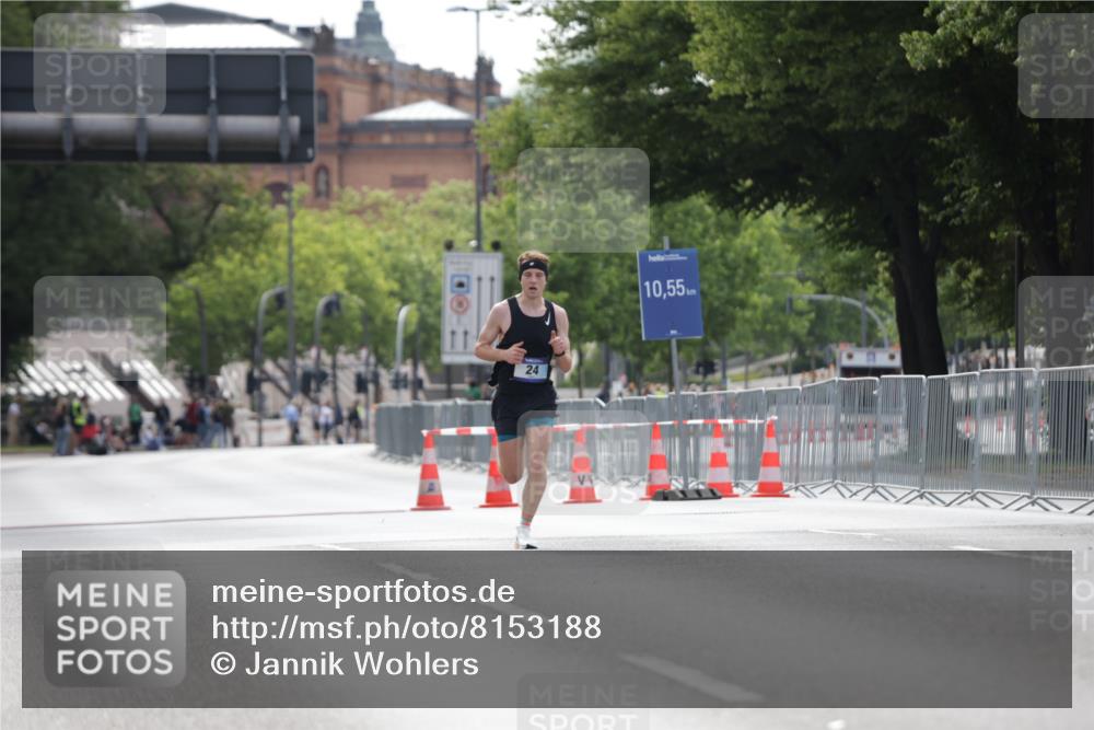 29.06.2025 - hella hamburg halbmarathon Jannik Wohlers http://msf.ph/oto/8153188 29.06.2025 09:32:53 Lombardsbrücke  meine-sportfotos.de