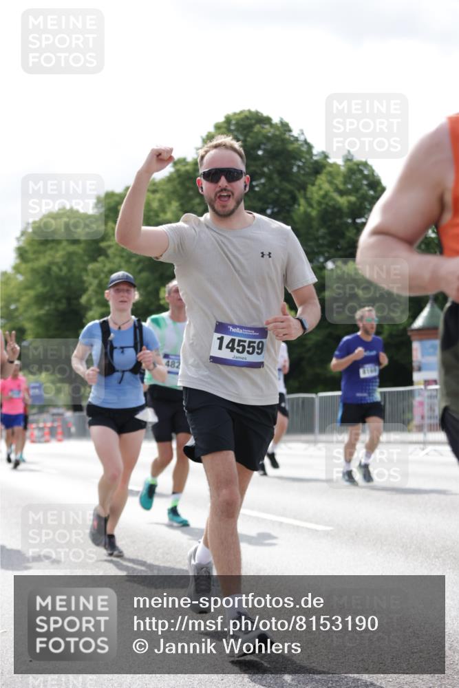 29.06.2025 - hella hamburg halbmarathon Jannik Wohlers http://msf.ph/oto/8153190 29.06.2025 10:15:37 Lombardsbrücke 1156, 1308, 1651, 2071, 2076, 2165, 2436, 2803, 3167, 4828, 5046, 5423, 7897, 7941, 7942, 8169, 8274, 8554, 8746, 8885, 9601, 9675, 9784, 9802, 10107, 10292, 10608, 10844, 11113, 11303, 11478, 11774, 11783, 11818, 12427, 12628, 14543, 14559, 15571, 15724, 15889, 16020, 16348, 16606, 17692, 18641, 19030 meine-sportfotos.de