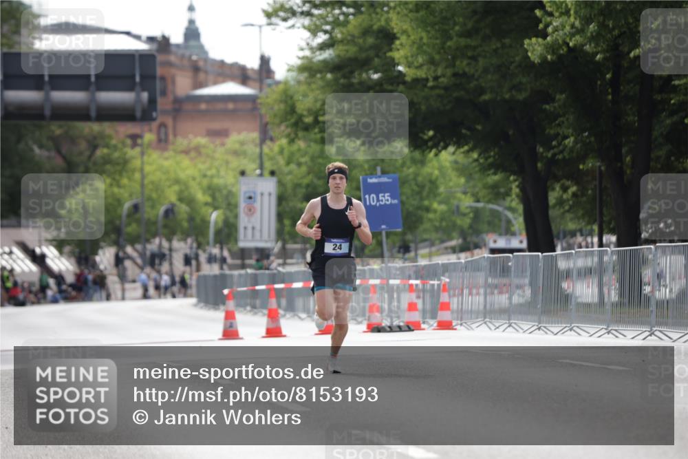 29.06.2025 - hella hamburg halbmarathon Jannik Wohlers http://msf.ph/oto/8153193 29.06.2025 09:32:54 Lombardsbrücke  meine-sportfotos.de