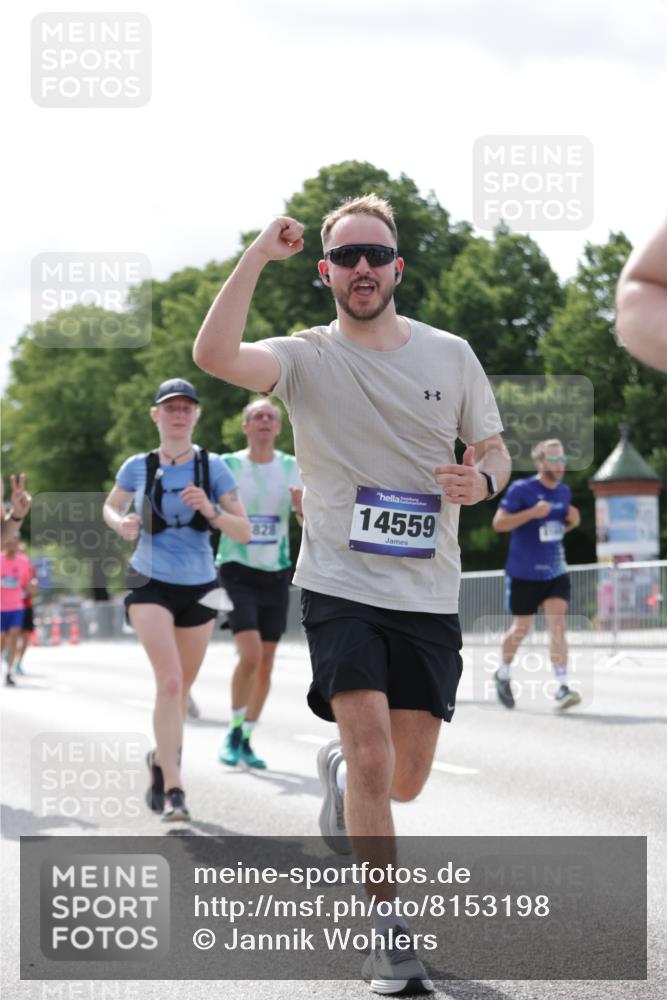 29.06.2025 - hella hamburg halbmarathon Jannik Wohlers http://msf.ph/oto/8153198 29.06.2025 10:15:37 Lombardsbrücke 1156, 1308, 1651, 2071, 2076, 2165, 2436, 2803, 3167, 4828, 5046, 5423, 7897, 7941, 7942, 8169, 8274, 8554, 8746, 8885, 9601, 9675, 9784, 9802, 10107, 10292, 10608, 10844, 11113, 11303, 11478, 11774, 11783, 11818, 12427, 12628, 14543, 14559, 15571, 15724, 15889, 16020, 16348, 16606, 17692, 18641, 19030 meine-sportfotos.de