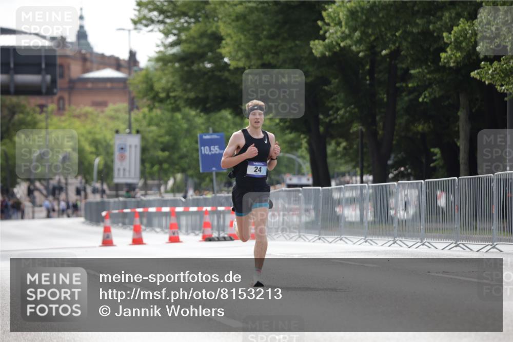 29.06.2025 - hella hamburg halbmarathon Jannik Wohlers http://msf.ph/oto/8153213 29.06.2025 09:32:55 Lombardsbrücke 24 meine-sportfotos.de
