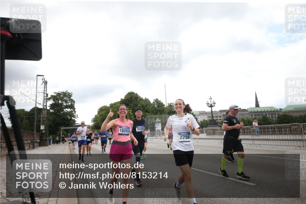 29.06.2025 - hella hamburg halbmarathon Jannik Wohlers http://msf.ph/oto/8153214 29.06.2025 10:47:58 Lombardsbrücke 1157, 1645, 2037, 2195, 2418, 2475, 2627, 2756, 2909, 2958, 3224, 3320, 3504, 3661, 3679, 3933, 4588, 5585, 5781, 5952, 6143, 7532, 8461, 8948, 9775, 9921, 10059, 10145, 11742, 12022, 12104, 12152, 12192, 12439, 12452, 12932, 13377, 13529, 13559, 13675, 13861, 13914, 14050, 15489, 15593, 15715, 15743, 16141, 16368, 16669, 16693, 16935, 16965, 17631, 17930, 18248, 18967 meine-sportfotos.de