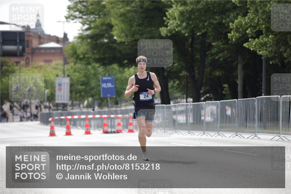 29.06.2025 - hella hamburg halbmarathon Jannik Wohlers http://msf.ph/oto/8153218 29.06.2025 09:32:55 Lombardsbrücke 24 meine-sportfotos.de