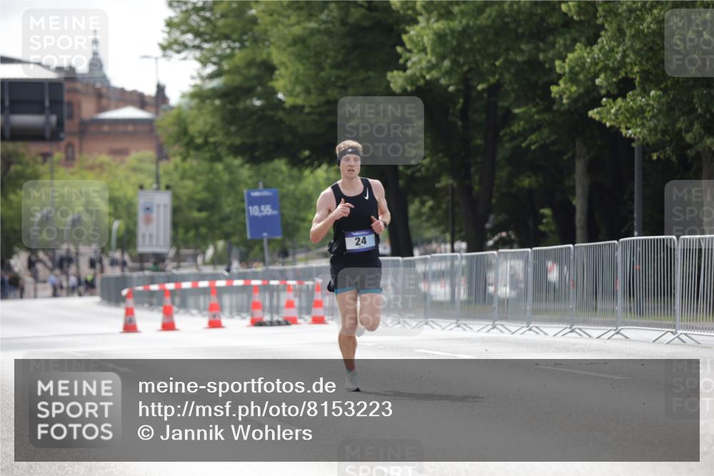 29.06.2025 - hella hamburg halbmarathon Jannik Wohlers http://msf.ph/oto/8153223 29.06.2025 09:32:55 Lombardsbrücke 24 meine-sportfotos.de
