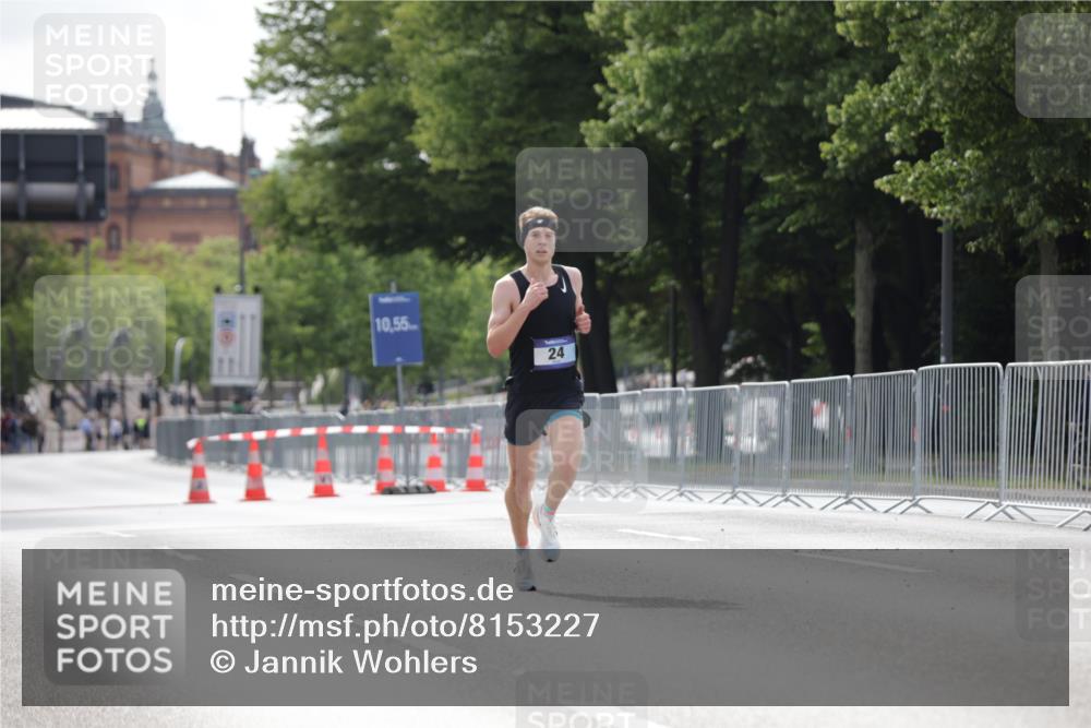 29.06.2025 - hella hamburg halbmarathon Jannik Wohlers http://msf.ph/oto/8153227 29.06.2025 09:32:55 Lombardsbrücke 24 meine-sportfotos.de