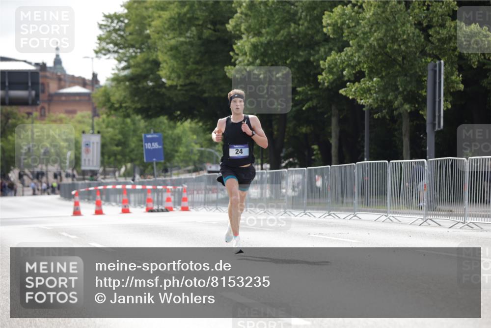 29.06.2025 - hella hamburg halbmarathon Jannik Wohlers http://msf.ph/oto/8153235 29.06.2025 09:32:56 Lombardsbrücke 24 meine-sportfotos.de