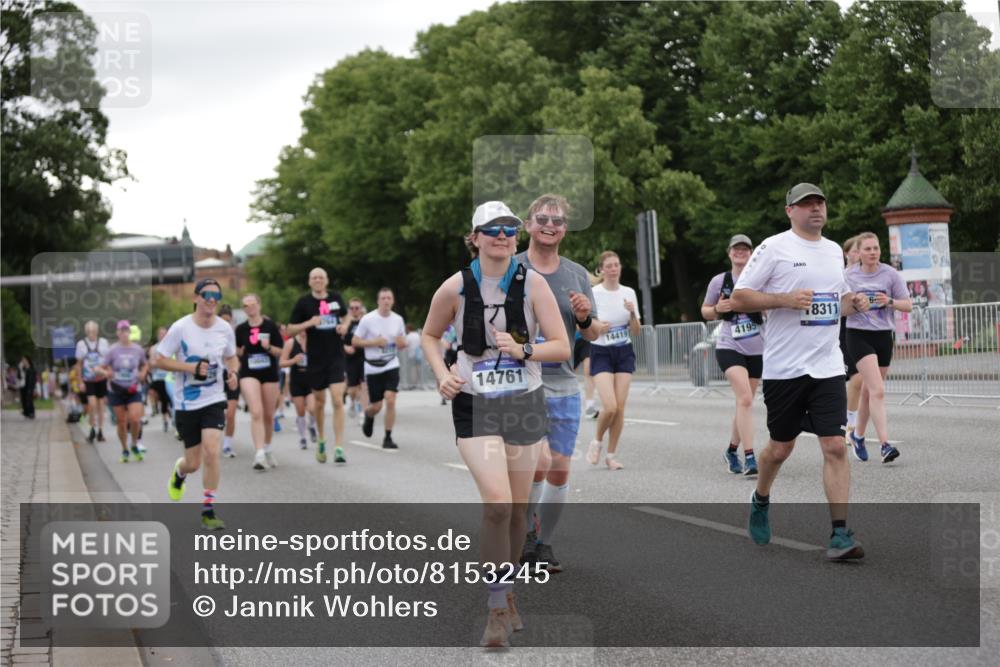 29.06.2025 - hella hamburg halbmarathon Jannik Wohlers http://msf.ph/oto/8153245 29.06.2025 10:52:55 Lombardsbrücke 1340, 1900, 1906, 2065, 2409, 3226, 4195, 4626, 5428, 5815, 7068, 7483, 7876, 8189, 8212, 8414, 8515, 8906, 9685, 9764, 10043, 10175, 10490, 11914, 12193, 12219, 12700, 13011, 13326, 13916, 13917, 14038, 14065, 14419, 14761, 17012, 17577, 17600, 18144, 18311, 18523, 18593 meine-sportfotos.de