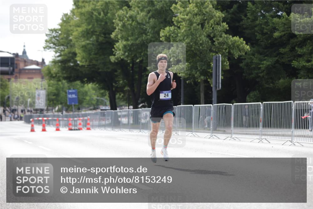 29.06.2025 - hella hamburg halbmarathon Jannik Wohlers http://msf.ph/oto/8153249 29.06.2025 09:32:57 Lombardsbrücke 24 meine-sportfotos.de