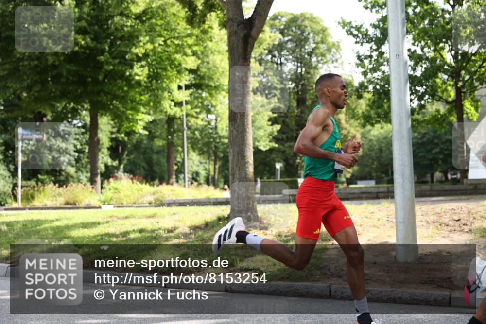 29.06.2025 - hella hamburg halbmarathon Yannick Fuchs http://msf.ph/oto/8153254 29.06.2025 10:01:53 20KM  meine-sportfotos.de