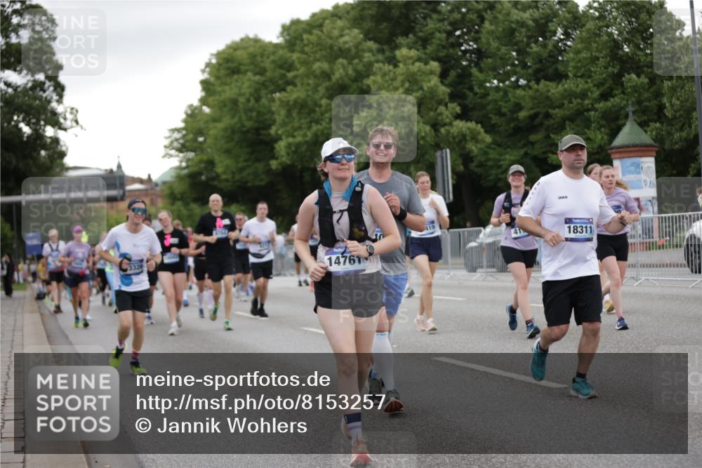 29.06.2025 - hella hamburg halbmarathon Jannik Wohlers http://msf.ph/oto/8153257 29.06.2025 10:52:55 Lombardsbrücke 1340, 1900, 1906, 2065, 2409, 3226, 4195, 4626, 5428, 5815, 7068, 7483, 7876, 8189, 8212, 8414, 8515, 8906, 9685, 9764, 10043, 10175, 10490, 11914, 12193, 12219, 12700, 13011, 13326, 13916, 13917, 14038, 14065, 14419, 14761, 17012, 17577, 17600, 18144, 18311, 18523, 18593 meine-sportfotos.de