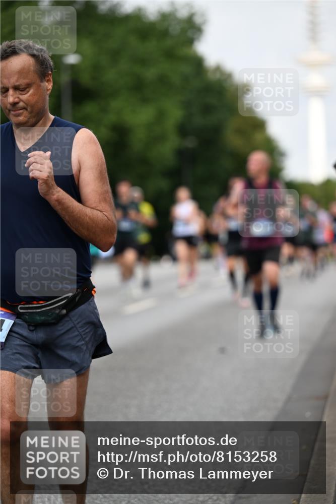 29.06.2025 - hella hamburg halbmarathon Dr. Thomas Lammeyer http://msf.ph/oto/8153258 29.06.2025 10:07:35 Kennedybrücke 1114, 1135, 1138, 1482, 1885, 2594, 2759, 2782, 3001, 3572, 4307, 4511, 4587, 5384, 5396, 5464, 6217, 6391, 7006, 7210, 7211, 7277, 7278, 7279, 7290, 7306, 7935, 8614, 9439, 9453, 9554, 10824 meine-sportfotos.de