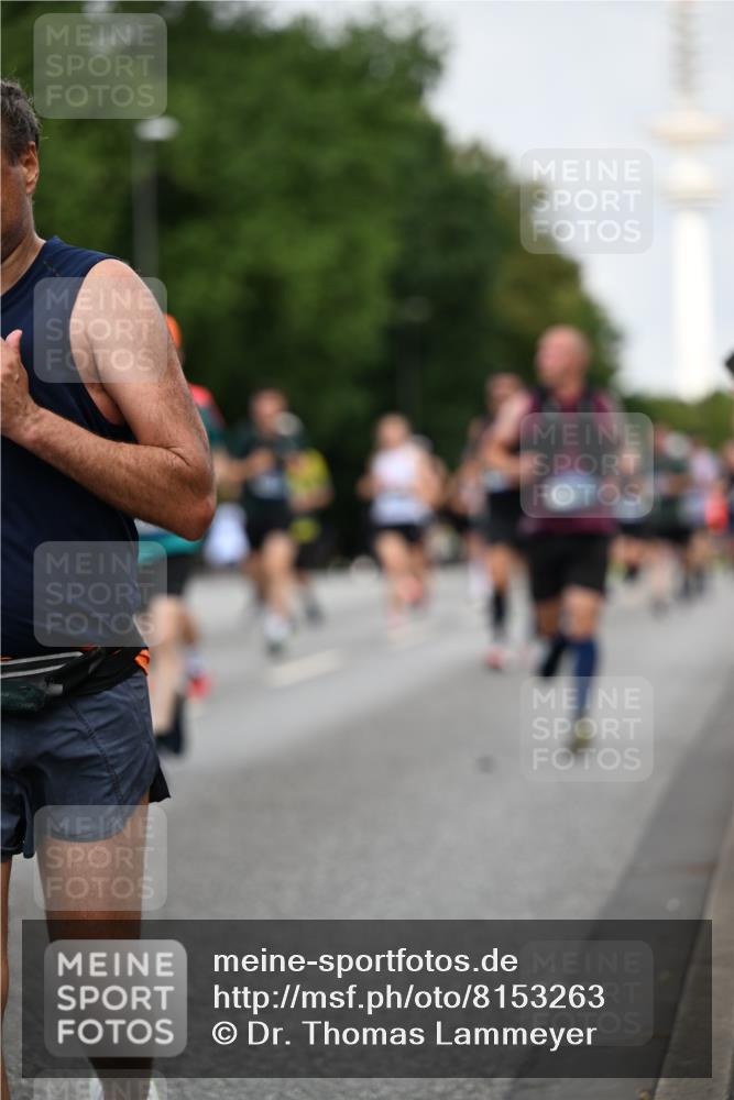 29.06.2025 - hella hamburg halbmarathon Dr. Thomas Lammeyer http://msf.ph/oto/8153263 29.06.2025 10:07:35 Kennedybrücke 1114, 1135, 1138, 1482, 1885, 2594, 2759, 2782, 3001, 3572, 4307, 4511, 4587, 5384, 5396, 5464, 6217, 6391, 7006, 7210, 7211, 7277, 7278, 7279, 7290, 7306, 7935, 8614, 9439, 9453, 9554, 10824 meine-sportfotos.de