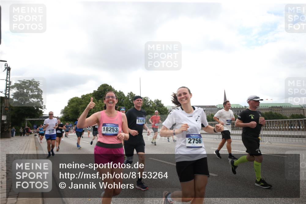 29.06.2025 - hella hamburg halbmarathon Jannik Wohlers http://msf.ph/oto/8153264 29.06.2025 10:47:58 Lombardsbrücke 1157, 1645, 2037, 2195, 2418, 2475, 2627, 2756, 2909, 2958, 3224, 3320, 3504, 3661, 3679, 3933, 4588, 5585, 5781, 5952, 6143, 7532, 8461, 8948, 9775, 9921, 10059, 10145, 11742, 12022, 12104, 12152, 12192, 12439, 12452, 12932, 13377, 13529, 13559, 13675, 13861, 13914, 14050, 15489, 15593, 15715, 15743, 16141, 16368, 16669, 16693, 16935, 16965, 17631, 17930, 18248, 18967 meine-sportfotos.de